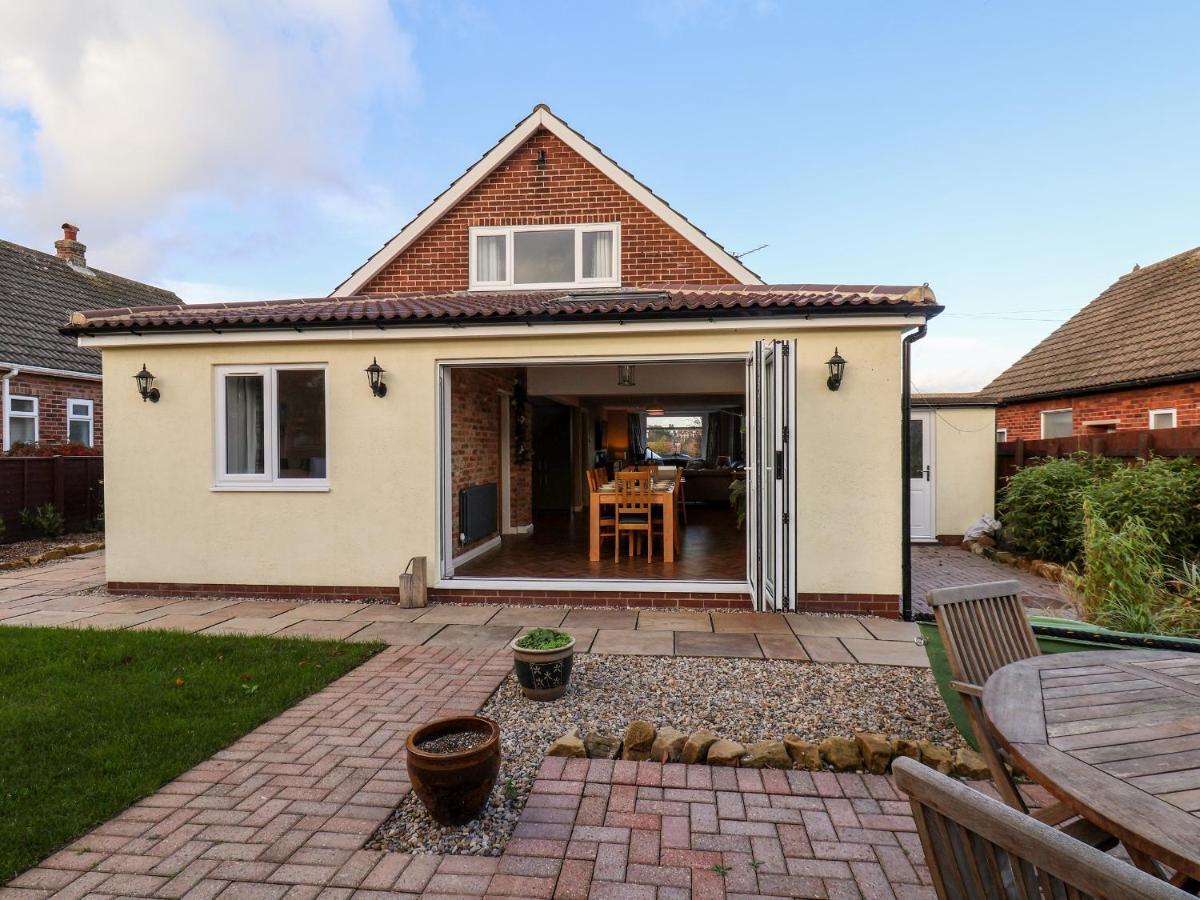 Holiday home Meadowfields